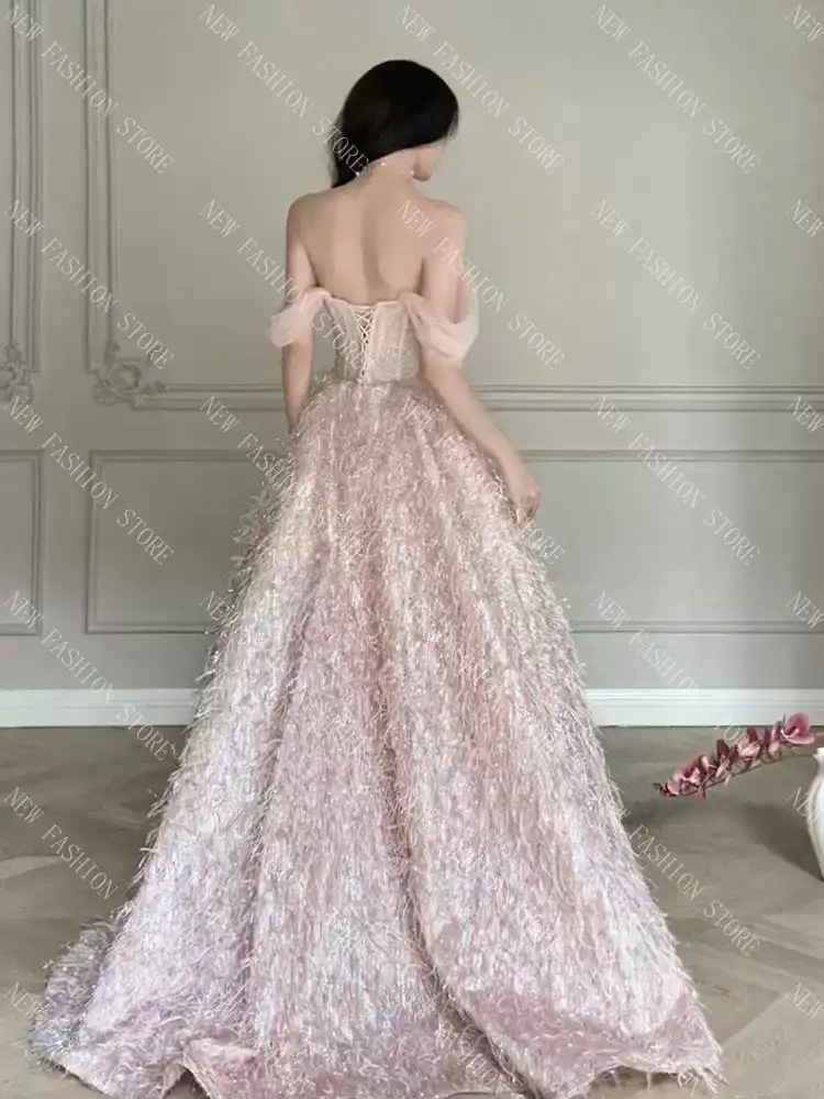 ショルダーレスのイブニングドレス-72