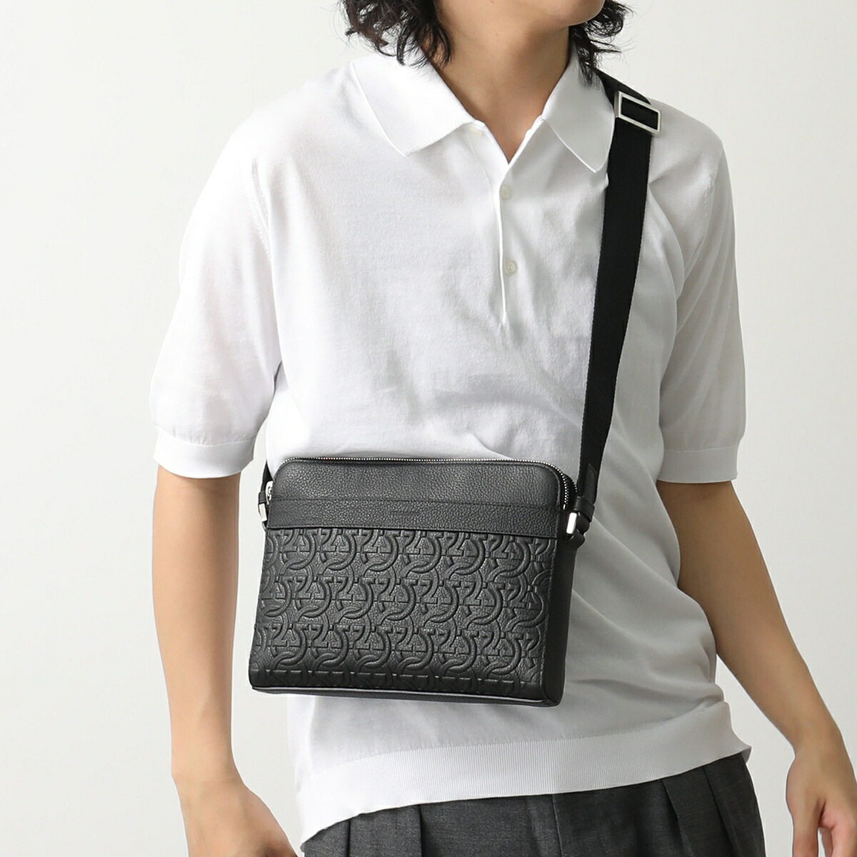 FERRAGAMO フェラガモ ショルダーバッグ TRAVEL EMBOSSED BLOCCO 24 1643 メンズ レザー ガンチーニ クロスボディ 鞄 001/NERO