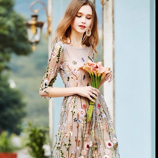 【取寄:納期2週間】結婚式ドレス シースルー 七分袖 レース ロング丈 レトロ 刺繍 メッシュドレス ラウンドネック 発表会 演奏会 レディース 結婚式 ステージ衣装 ウエディングドレス カラードレス 【取寄:納期2週間】結婚式ドレス シースルー 七分袖 レース ロング丈 レトロ 刺繍 メッシュドレス ラウンドネック 発表会 演奏会 レディース 結婚式 ステージ衣装 ウエディングドレス カラードレス