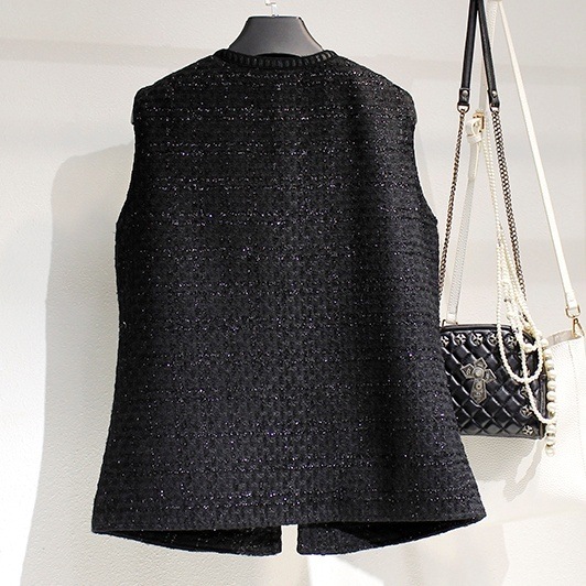 トップス ベスト ジレベスト 前開き デザインボタン ポケット ミディアム丈 かわいい 大人可愛い きれいめ シンプル 上品 おしゃれ かっこいい カジュアル レトロ こなれ感 個性的 主役級 存在感