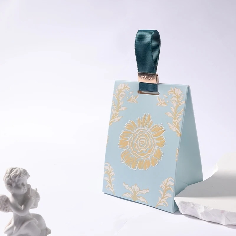 花の形をしたキャンディーボックス 誕生日 結婚式 パーティー キャンディーボックス バッグ チョコレートギフトボックス