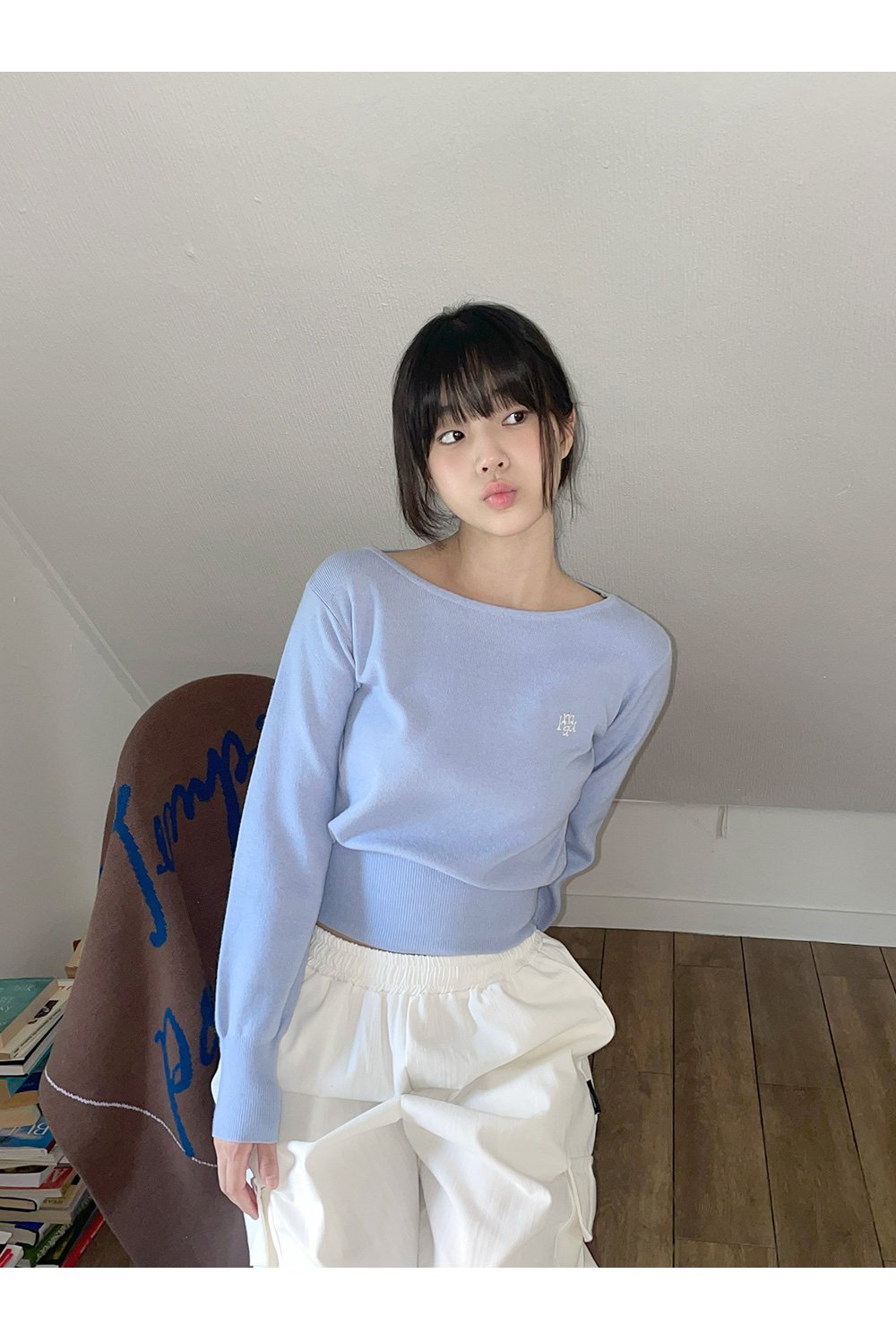 STITCH LOGO SOFT BOATNECK KNIT 4色 新商品 女性服 デイリールック 新商品 韓国人気 韓国ファッション シャツ 韓国スタイル 学生ファッション 肝節期