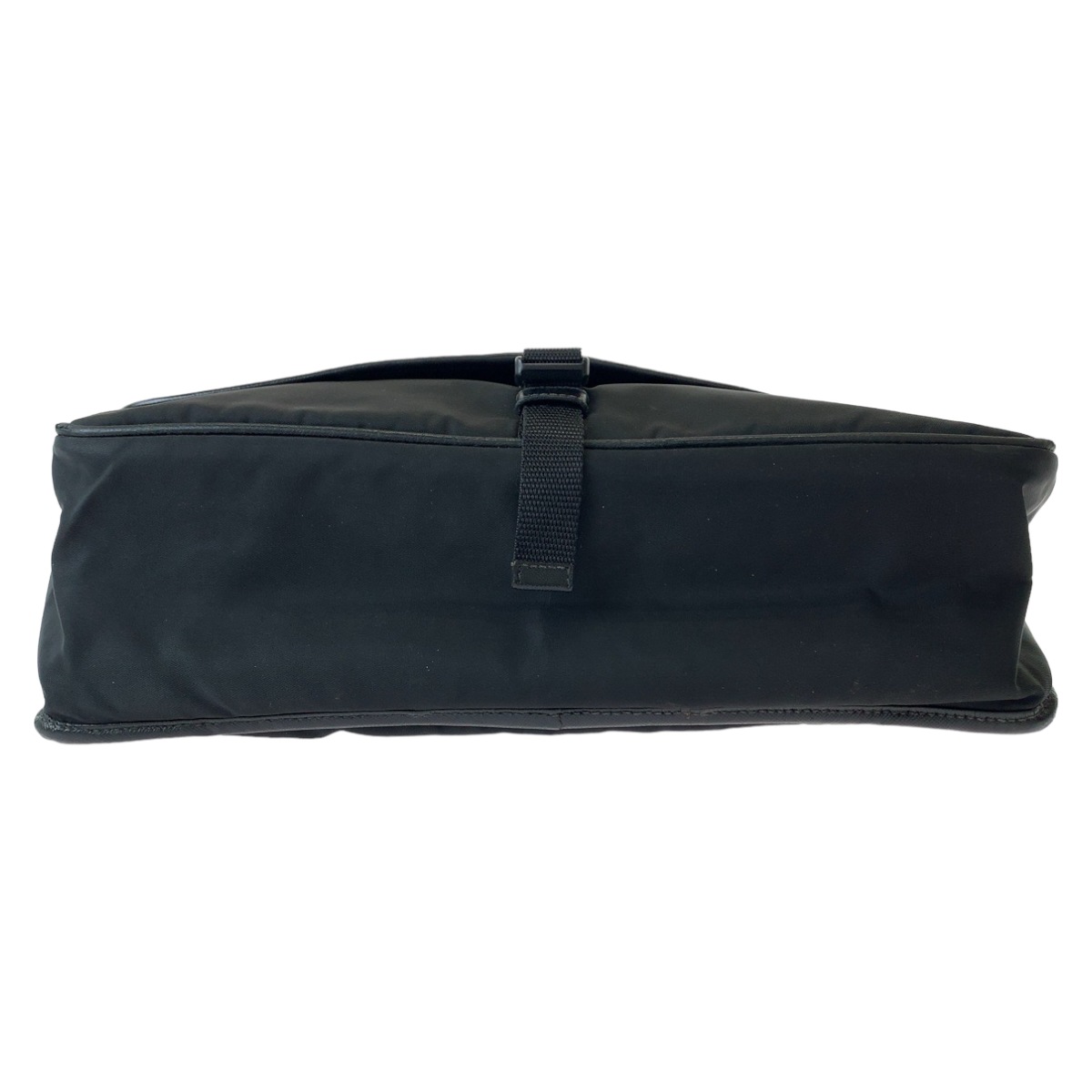 テスート 三角ロゴプレート ブラック 黒 シルバー金具 ナイロン ショルダーバッグ メッセンジャーバッグ メンズ 407078