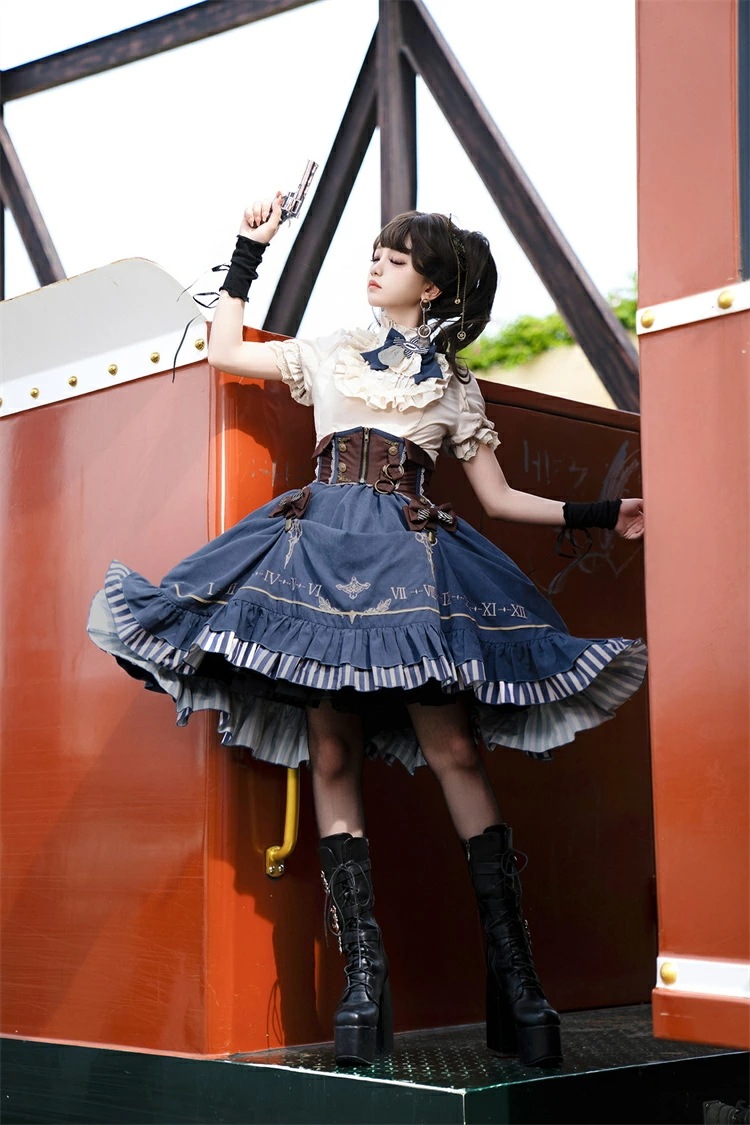 ハロウィン ヴァンパイアロリータ コスプレセット 豪華フリル ゴールドアクセント かわいい 人気爆発 ハロウィンおすすめ 女性用 S-L 時計柄スカート コルセット付き 安い イベント対応 ハロウィン ヴァンパイアロリータ コスプレセット 豪華フリル ゴールドアクセント かわいい 人気爆発 ハロウィンおすすめ 女性用 S-L 時計柄スカート コルセット付き 安い イベント対応