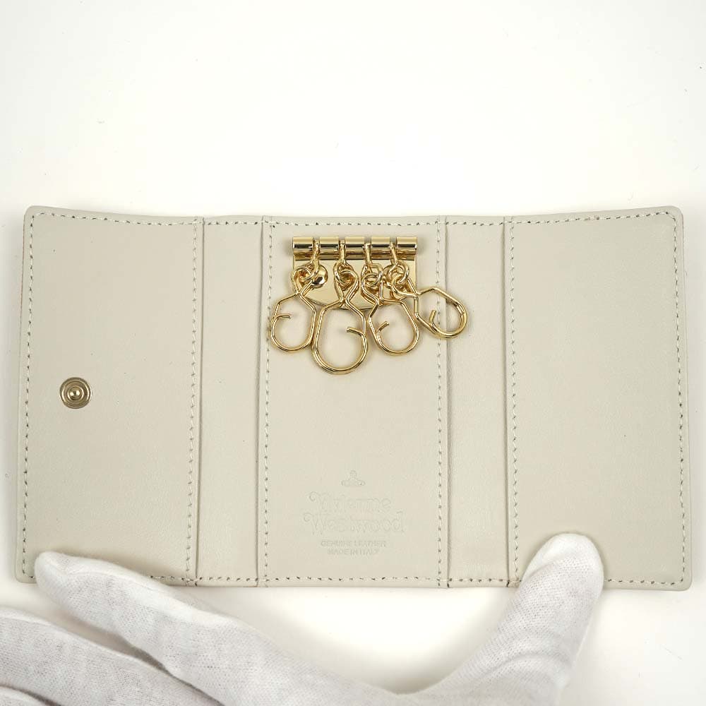 ヴィヴィアンウエストウッド キーケース Vivienne Westwood 4連 VICTORIA KEY CASE BEIGE 51020001-42106-C402