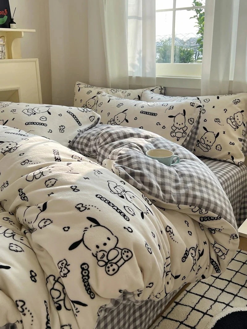 かわいいハローキティミルクベルベット厚みのある4ピース両面ベルベットキルトカバー1
