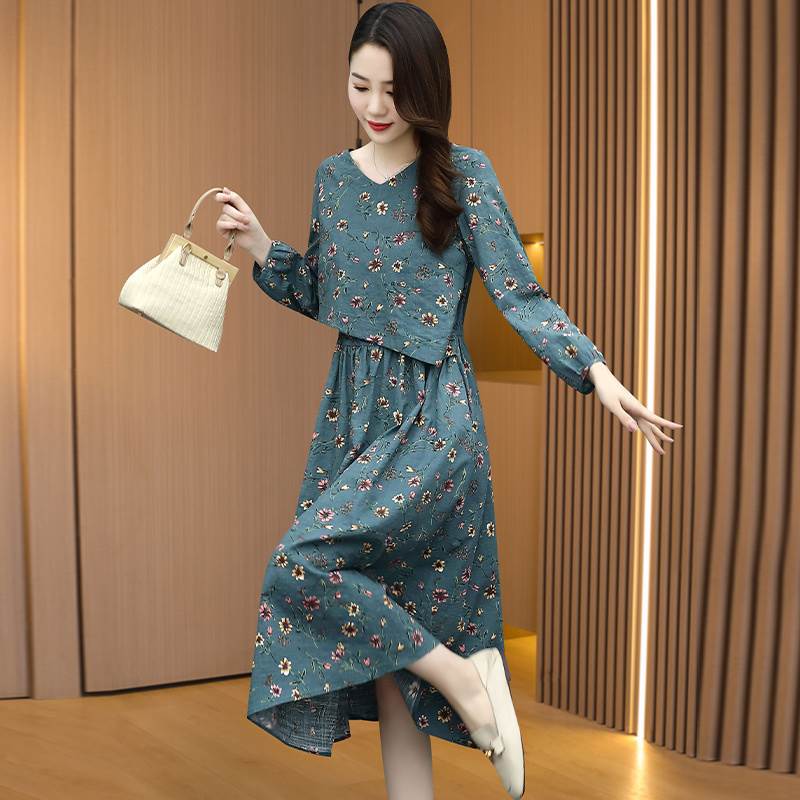 ワンピース スカート ミモレ丈 ロング丈 アシンメトリー 長袖 Vネック 花柄 フレア レディース かわいい 大人可愛い きれいめ こなれ感 シンプル カジュアル 主役級 存在感 個性的 モダン フェ ワンピース スカート ミモレ丈 ロング丈 アシンメトリー 長袖 Vネック 花柄 フレア レディース かわいい 大人可愛い きれいめ こなれ感 シンプル カジュアル 主役級 存在感 個性的 モダン フェ