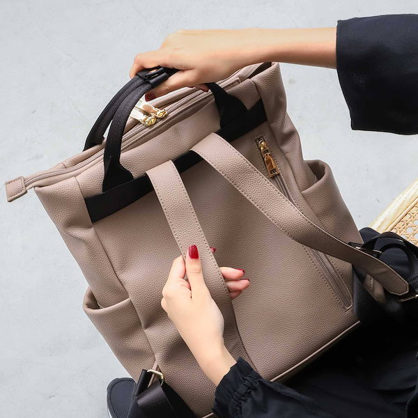 【極美品】フルラ ダウン タウン リュック バックパック レザー A4可 肩掛け Amazon.co.jp: [フルラ] リュック レディース リュックサック