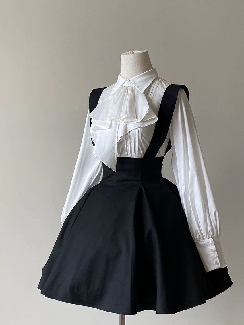 スーツ/スカート/シャツ ブラック アイリス ロリータ サスペンダー JSk カミジュエ ゴシック風 ランタン スリーブ 長袖シャツ スーツ/スカート/シャツ ブラック アイリス ロリータ サスペンダー JSk カミジュエ ゴシック風 ランタン スリーブ 長袖シャツ