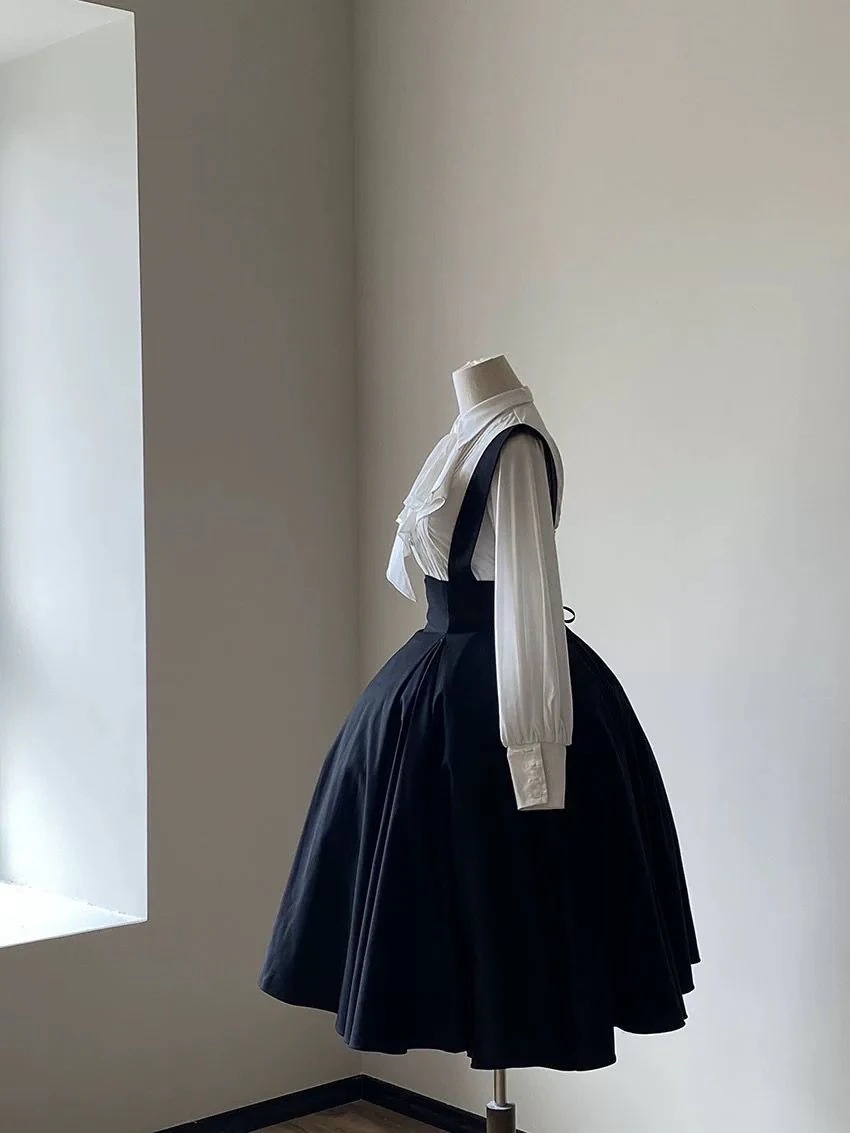 スーツ/スカート/シャツ ブラック アイリス ロリータ サスペンダー JSk カミジュエ ゴシック風 ランタン スリーブ 長袖シャツ スーツ/スカート/シャツ ブラック アイリス ロリータ サスペンダー JSk カミジュエ ゴシック風 ランタン スリーブ 長袖シャツ