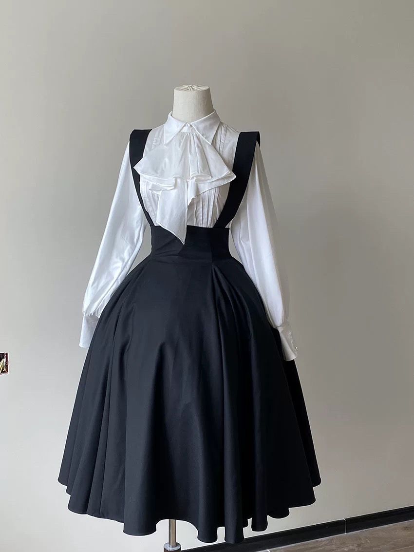 スーツ/スカート/シャツ ブラック アイリス ロリータ サスペンダー JSk カミジュエ ゴシック風 ランタン スリーブ 長袖シャツ スーツ/スカート/シャツ ブラック アイリス ロリータ サスペンダー JSk カミジュエ ゴシック風 ランタン スリーブ 長袖シャツ