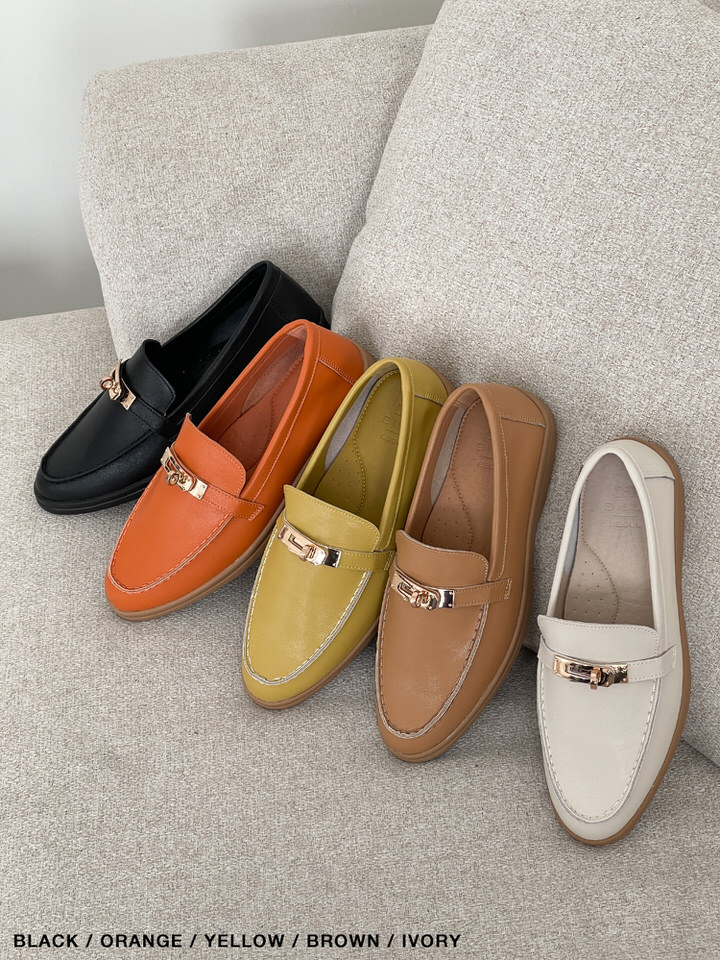 ローファー リアルレザー メタルモチーフ フラット レディース 黒 茶 黃 ブラック ブラウン オレンジ イエロー アイボリー おじ靴 革靴 靴 婦人靴 韓国 ローファー リアルレザー メタルモチーフ フラット レディース 黒 茶 黃 ブラック ブラウン オレンジ イエロー アイボリー おじ靴 革靴 靴 婦人靴 韓国