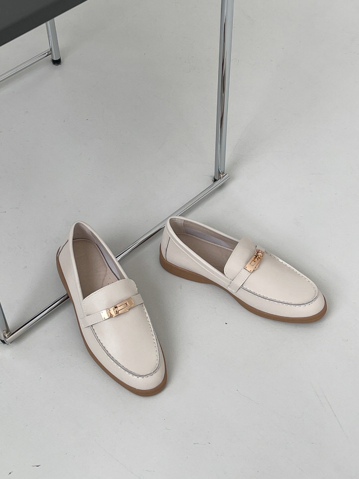 ローファー リアルレザー メタルモチーフ フラット レディース 黒 茶 黃 ブラック ブラウン オレンジ イエロー アイボリー おじ靴 革靴 靴 婦人靴 韓国 ローファー リアルレザー メタルモチーフ フラット レディース 黒 茶 黃 ブラック ブラウン オレンジ イエロー アイボリー おじ靴 革靴 靴 婦人靴 韓国