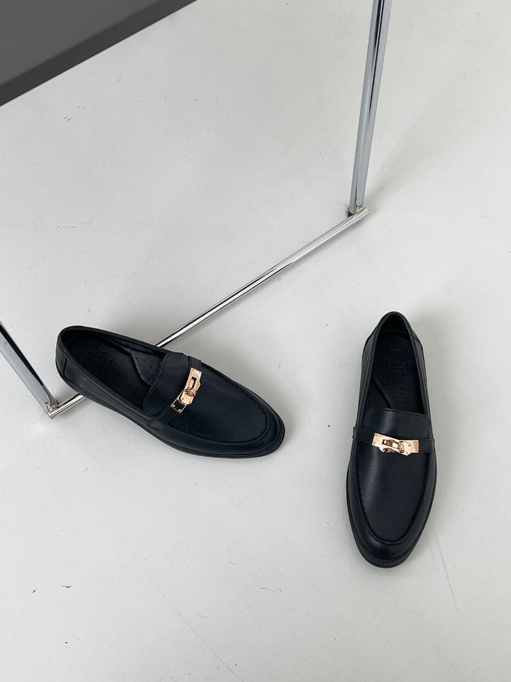 ローファー リアルレザー メタルモチーフ フラット レディース 黒 茶 黃 ブラック ブラウン オレンジ イエロー アイボリー おじ靴 革靴 靴 婦人靴 韓国 ローファー リアルレザー メタルモチーフ フラット レディース 黒 茶 黃 ブラック ブラウン オレンジ イエロー アイボリー おじ靴 革靴 靴 婦人靴 韓国