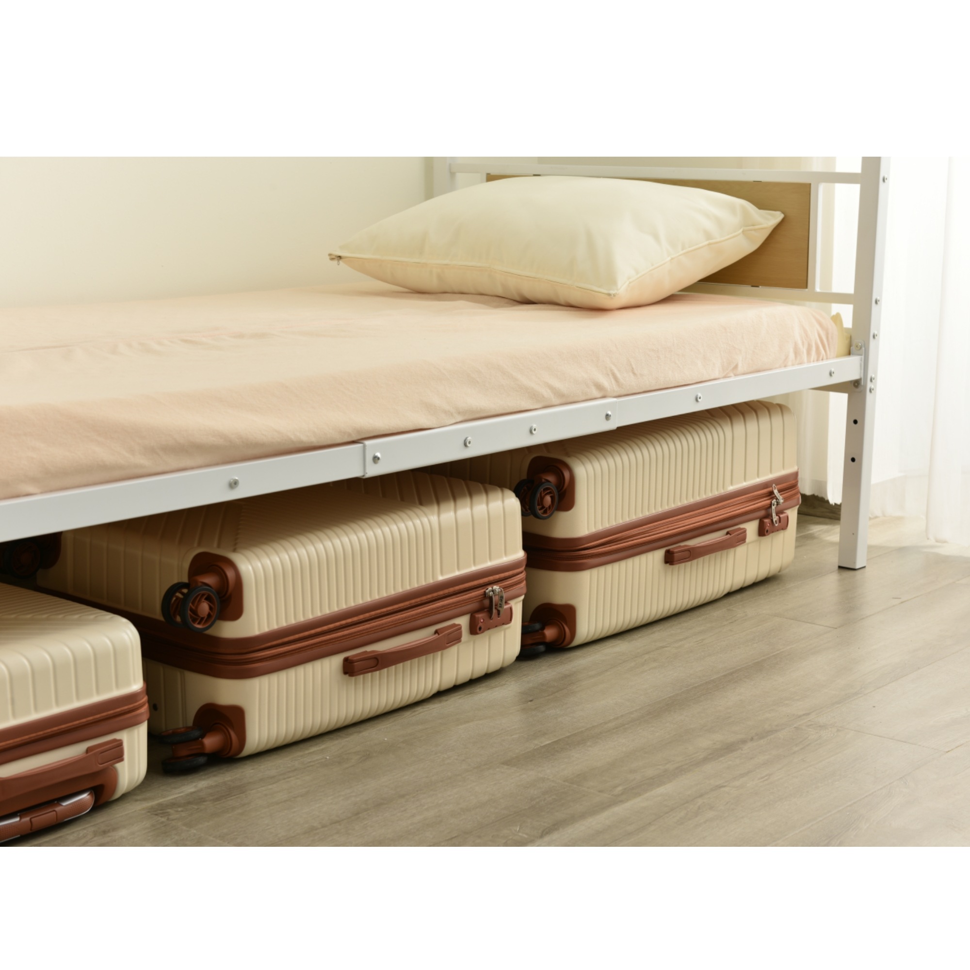 【国内出荷】【新作】【ホワイト】パイプベッド シングル ベッド 宮 三段階高さ調整可 スチール 耐震 ベッド北欧風 子供部屋 【国内出荷】【新作】【ホワイト】パイプベッド シングル ベッド 宮 三段階高さ調整可 スチール 耐震 ベッド北欧風 子供部屋