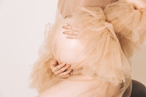 実例写真! ベージュ ソフトチュール トップス 目立つ 花嫁 前撮り 色直し 揺らめく裾 実例写真! ベージュ ソフトチュール トップス 目立つ 花嫁 前撮り 色直し 揺らめく裾