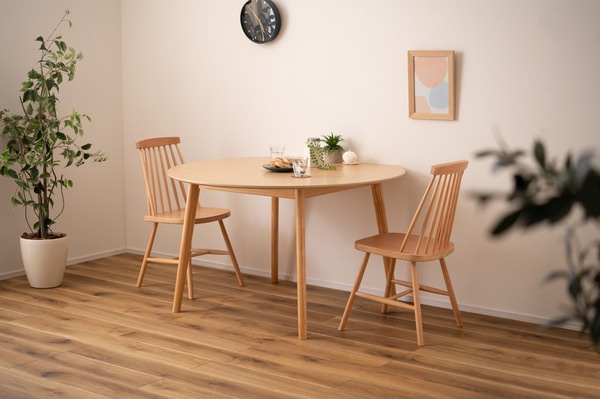 変形 ラウンドテーブル 合成樹脂化粧繊維板 天然木 パイン ラッカー塗装 変形 ラウンドテーブル 合成樹脂化粧繊維板 天然木 パイン ラッカー塗装