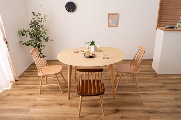 変形 ラウンドテーブル 合成樹脂化粧繊維板 天然木 パイン ラッカー塗装 変形 ラウンドテーブル 合成樹脂化粧繊維板 天然木 パイン ラッカー塗装