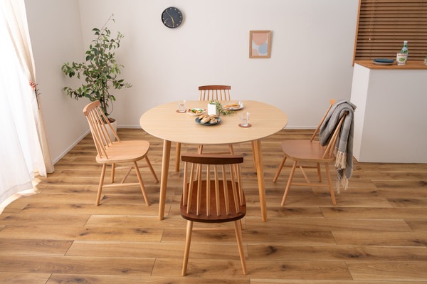 変形 ラウンドテーブル 合成樹脂化粧繊維板 天然木 パイン ラッカー塗装 変形 ラウンドテーブル 合成樹脂化粧繊維板 天然木 パイン ラッカー塗装