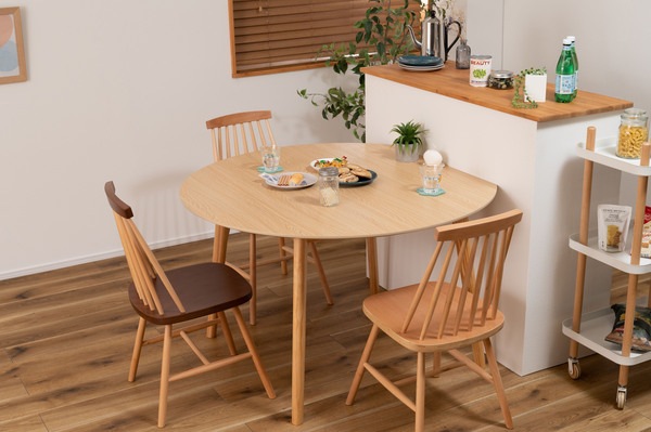 変形 ラウンドテーブル 合成樹脂化粧繊維板 天然木 パイン ラッカー塗装 変形 ラウンドテーブル 合成樹脂化粧繊維板 天然木 パイン ラッカー塗装