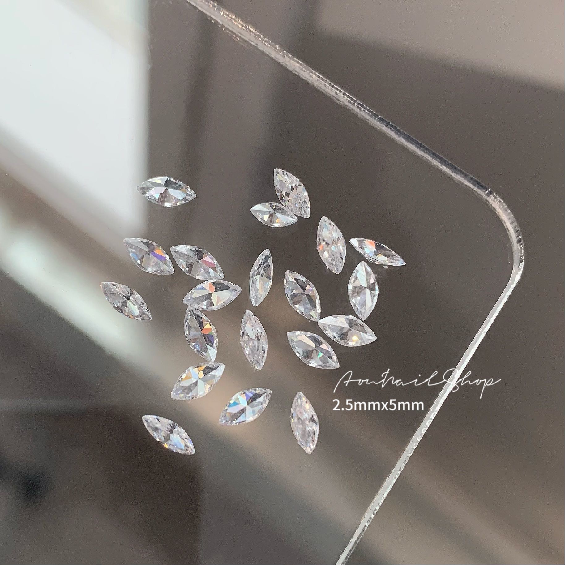 【1点ご購入 で10点プレゼントいたします】爆閃氷透ネイルドリル5 A透明白色ミニジルコニウム混装透底馬眼水滴ネイルアクセサリー 【1点ご購入 で10点プレゼントいたします】爆閃氷透ネイルドリル5 A透明白色ミニジルコニウム混装透底馬眼水滴ネイルアクセサリー