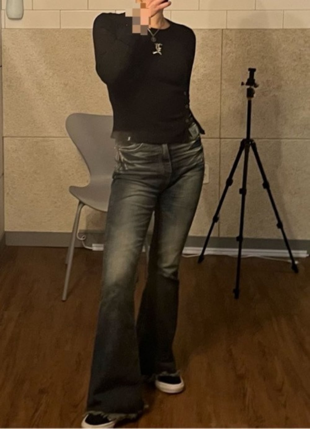 VL L LOGO TEE VL L LOGO TEE