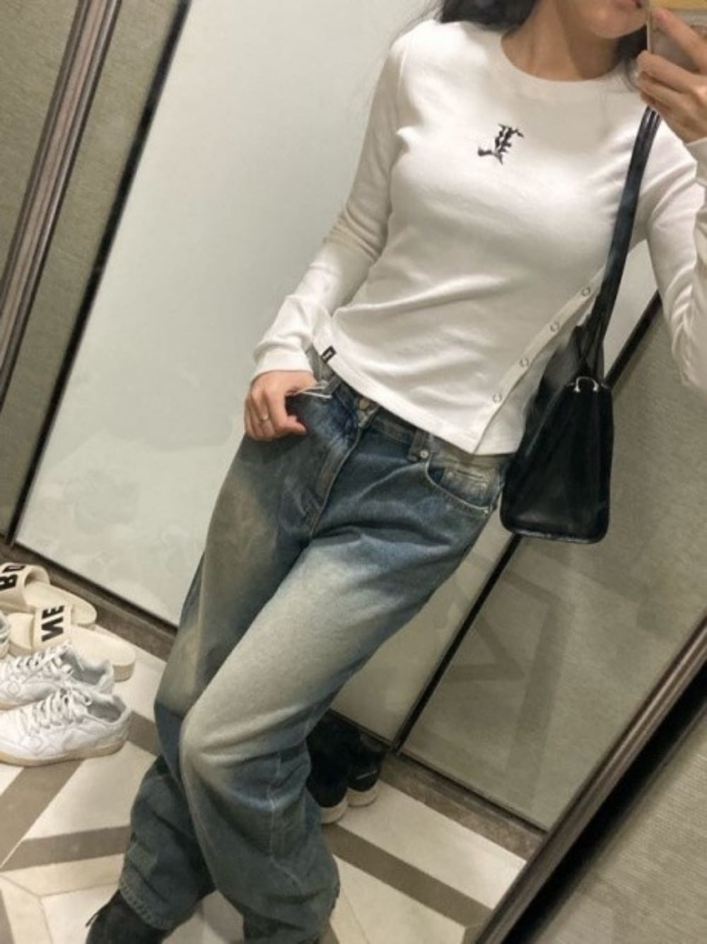 VL L LOGO TEE VL L LOGO TEE