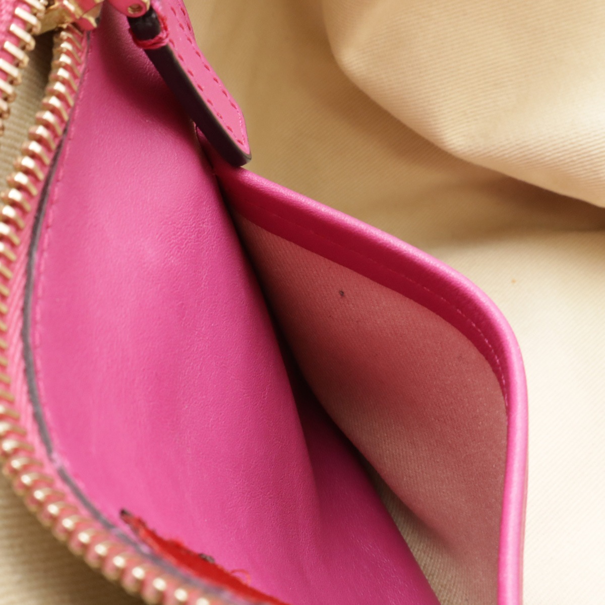 ヴァレンチノ バレンティノ ロックスタッズ トートバッグ 2WAYショルダー フューシャ ピン ヴァレンチノ バレンティノ ロックスタッズ トートバッグ 2WAYショルダー フューシャ ピン