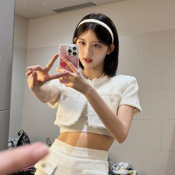 Qoo10] THE NINE MALL [IVE ガウル 着用] windy c