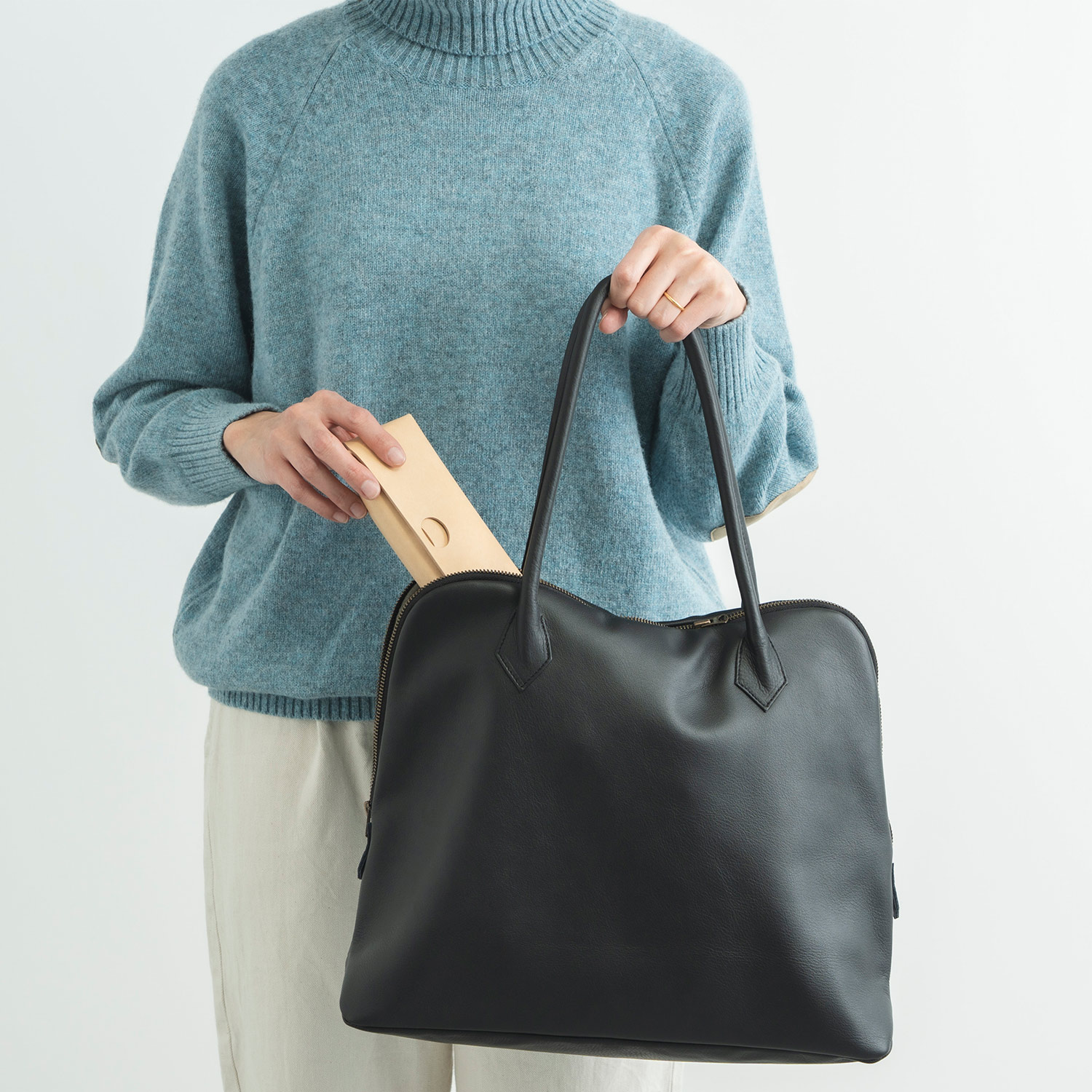 トートバッグ メンズ レディース A4サイズ対応 縦型 A4サイズ対応 縦型 ブラック 黒 61110750-49-99 トートバッグ メンズ レディース A4サイズ対応 縦型 A4サイズ対応 縦型 ブラック 黒 61110750-49-99