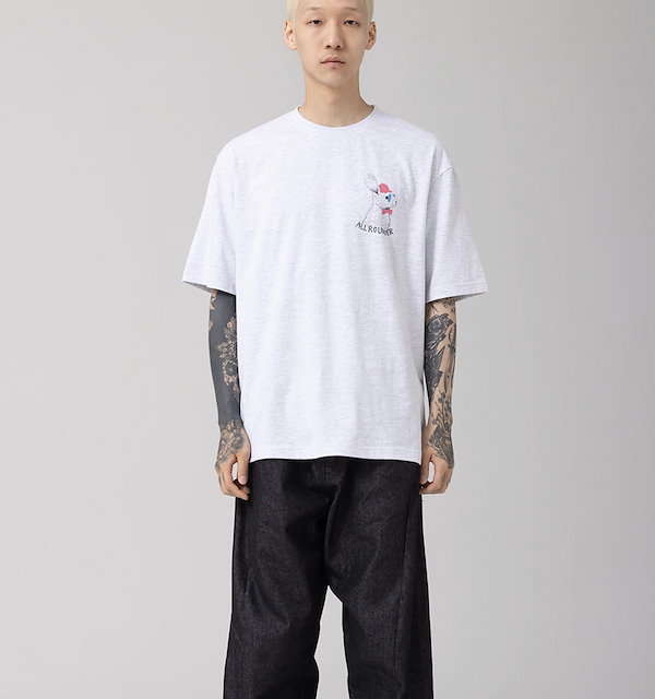lesserafim hello82 ポップアップ　Tシャツ　Mサイズ LE SSERAFIM - 'HOT' hello82 Exclusive T-shirt – hello82.shop
