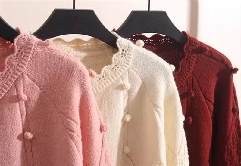 クーポン有ラウンドネック ニット カーディガン トップス レディース 個性的 春 秋 ショート丈 長袖 萌袖 羽織り 前開き クロシェ 伸縮性 ボタン カラバリあり アプリコット ピンク ワインレッド クーポン有ラウンドネック ニット カーディガン トップス レディース 個性的 春 秋 ショート丈 長袖 萌袖 羽織り 前開き クロシェ 伸縮性 ボタン カラバリあり アプリコット ピンク ワインレッド