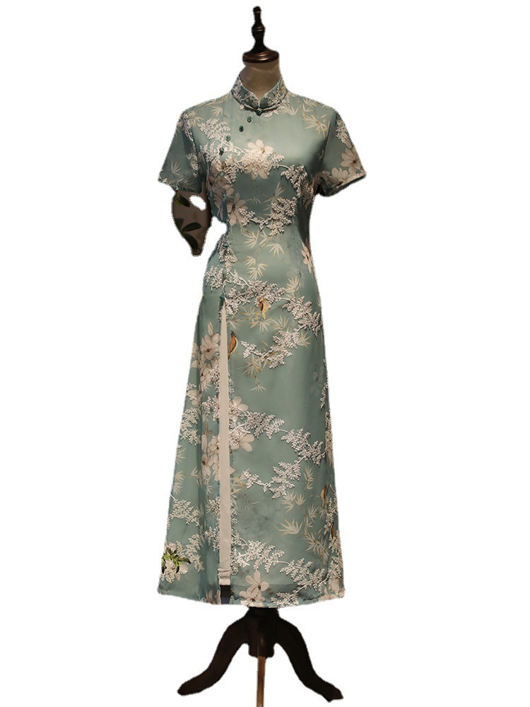 若い女の子のファッションチャイナドレススタイルの刺繍改良版デイリーウェアラブル女性の小さな新鮮な国 若い女の子のファッションチャイナドレススタイルの刺繍改良版デイリーウェアラブル女性の小さな新鮮な国