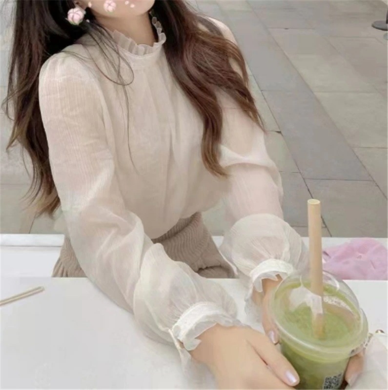 レース フリルカラー ブラウス レディース シャツ 袖口ゴム 襟裾フリル ミディアム丈 長袖 透け感 薄手 パフスリーブ ゆったり 可愛い お洒落 無地 シンプル 重ね着 オフィスカジュアル ビジネス レース フリルカラー ブラウス レディース シャツ 袖口ゴム 襟裾フリル ミディアム丈 長袖 透け感 薄手 パフスリーブ ゆったり 可愛い お洒落 無地 シンプル 重ね着 オフィスカジュアル ビジネス