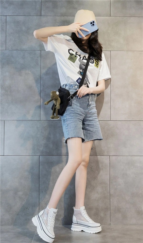 歩きやすくて感動する厚底スニーカー おしゃれ 韓国 カジュアルシューズ レースアップ 紐靴 紐 白ソール 厚底靴 美脚 通気性 可愛い かわいい 歩きやすい レディース靴 編み上げ la131g4g4 歩きやすくて感動する厚底スニーカー おしゃれ 韓国 カジュアルシューズ レースアップ 紐靴 紐 白ソール 厚底靴 美脚 通気性 可愛い かわいい 歩きやすい レディース靴 編み上げ la131g4g4