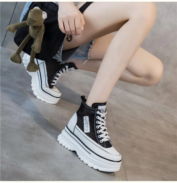歩きやすくて感動する厚底スニーカー おしゃれ 韓国 カジュアルシューズ レースアップ 紐靴 紐 白ソール 厚底靴 美脚 通気性 可愛い かわいい 歩きやすい レディース靴 編み上げ la131g4g4 歩きやすくて感動する厚底スニーカー おしゃれ 韓国 カジュアルシューズ レースアップ 紐靴 紐 白ソール 厚底靴 美脚 通気性 可愛い かわいい 歩きやすい レディース靴 編み上げ la131g4g4
