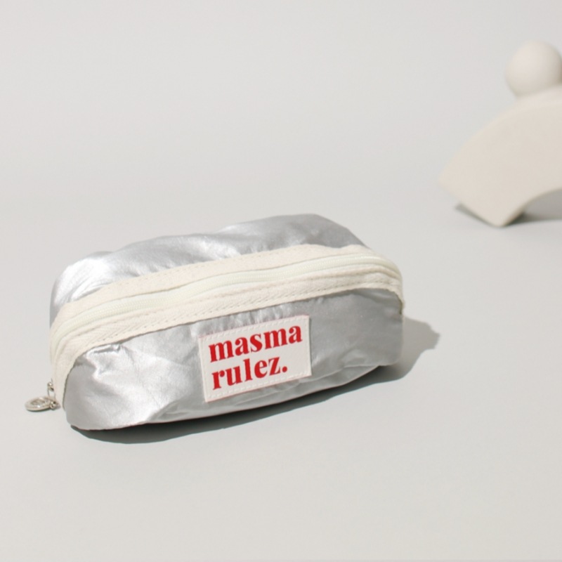 MASMARULEZ ハポームペンシル化粧ポーチ _ グリッターシルバー MASMARULEZ ハポームペンシル化粧ポーチ _ グリッターシルバー