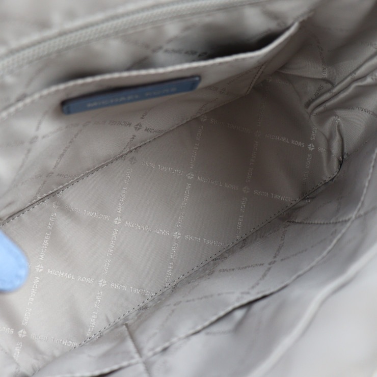 新古未使用展示品 マイケルコース ハンドバッグ 35F8SE0S5L レザー スカイブルー シルバー金具 フラワーモチーフ 花柄 スタッズ 2WAY ショルダーバッグ【本物保証】 新古未使用展示品 マイケルコース ハンドバッグ 35F8SE0S5L レザー スカイブルー シルバー金具 フラワーモチーフ 花柄 スタッズ 2WAY ショルダーバッグ【本物保証】