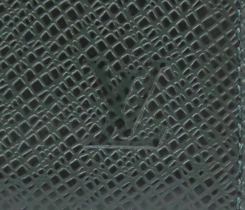 ルイヴィトン フロッピーディスクケース M30344 タイガ エピセア(グリーン) 【中古】 (24368) ルイヴィトン フロッピーディスクケース M30344 タイガ エピセア(グリーン) 【中古】 (24368)