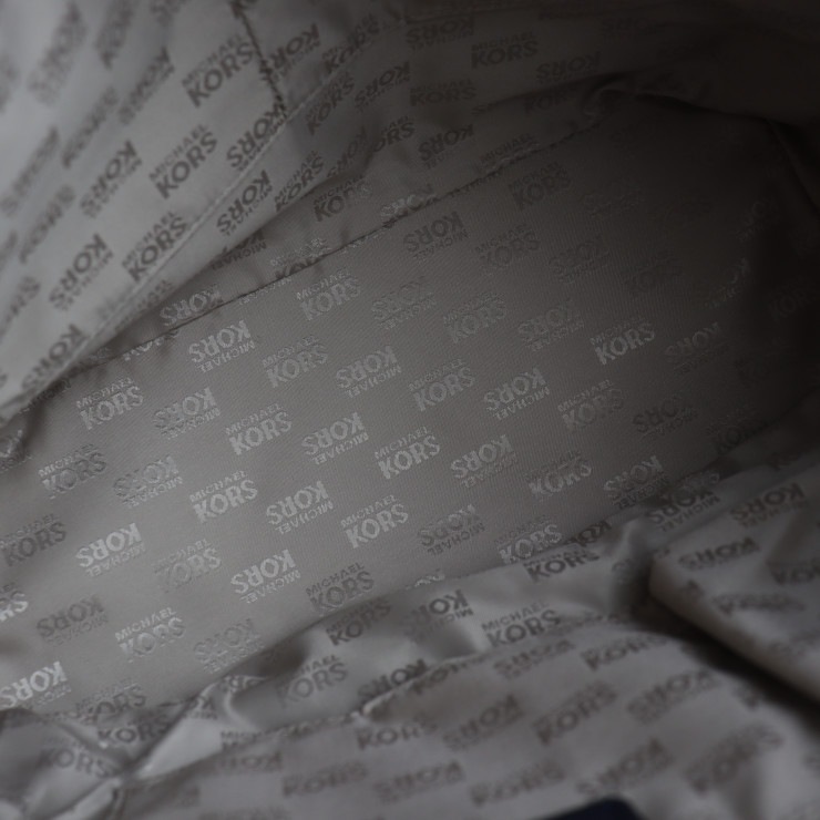 超美品 Michael Kors マイケルコース JET SET ITEM トートバッグ 35H7GTTT9L レザー ネイビー系 ゴールド金具 ショルダーバッグ【本物保証】 超美品 Michael Kors マイケルコース JET SET ITEM トートバッグ 35H7GTTT9L レザー ネイビー系 ゴールド金具 ショルダーバッグ【本物保証】