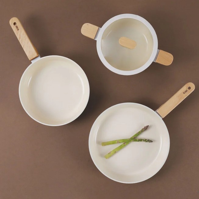 HERNE CERAMIC COOKWARE 3点セット(両手鍋20cm+深型フライパン24cm+フライパン28cm) 韓国 韓国雑貨 キッチン キッチングッズ 鍋 セット フライパン 20 30 2 HERNE CERAMIC COOKWARE 3点セット(両手鍋20cm+深型フライパン24cm+フライパン28cm) 韓国 韓国雑貨 キッチン キッチングッズ 鍋 セット フライパン 20 30 2
