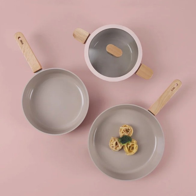 HERNE CERAMIC COOKWARE 3点セット(両手鍋20cm+深型フライパン24cm+フライパン28cm) 韓国 韓国雑貨 キッチン キッチングッズ 鍋 セット フライパン 20 30 2 HERNE CERAMIC COOKWARE 3点セット(両手鍋20cm+深型フライパン24cm+フライパン28cm) 韓国 韓国雑貨 キッチン キッチングッズ 鍋 セット フライパン 20 30 2