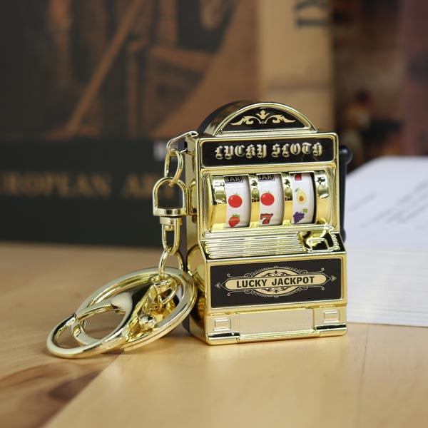 AZTECA 電子スロットマシン 鍵付き Qoo10] キーホルダー 動く スロット キーリング