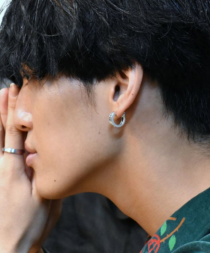 ピアス メンズ クロッシングピアス シティポップ SV925 サージカルステンレス LH-01EA0961 メンズピアス 片耳用 1点売り クリスマス 誕生日 【ネコポス】 ピアス メンズ クロッシングピアス シティポップ SV925 サージカルステンレス LH-01EA0961 メンズピアス 片耳用 1点売り クリスマス 誕生日 【ネコポス】