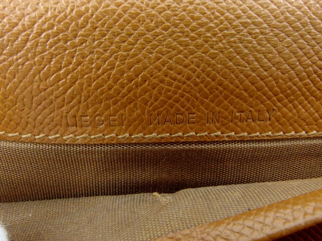 長財布 Wホック 三つ折り 財布 クラシコ レディース メンズ ロゴボタン ブラウン ゴールド 中古 長財布 Wホック 三つ折り 財布 クラシコ レディース メンズ ロゴボタン ブラウン ゴールド 中古