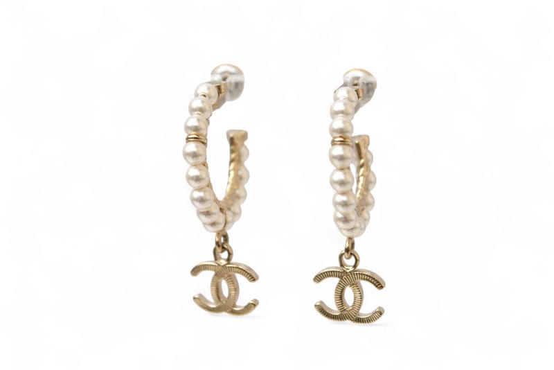 ピアス アクセサリー CC/ロゴ パールモチーフ ゴールド A20【】 【公式