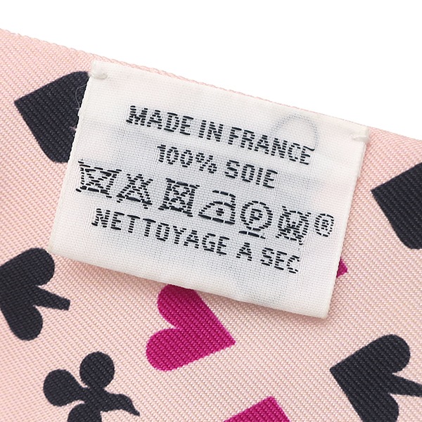 エルメス HERMES スカーフ ツイリー シルク ローズナクレ×フューシャ×ルージュ 【JEU DE CARTES/ジュー ドゥ カルト】 【中古】 エルメス HERMES スカーフ ツイリー シルク ローズナクレ×フューシャ×ルージュ 【JEU DE CARTES/ジュー ドゥ カルト】 【中古】