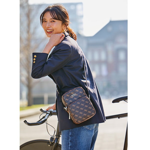 【Guess】国内発送 SUNITA ゲス 巾着バッグ ショルダーバッグ GUESS ショルダーバッグ バッグ GUESS/ゲス 型押しフェイク
