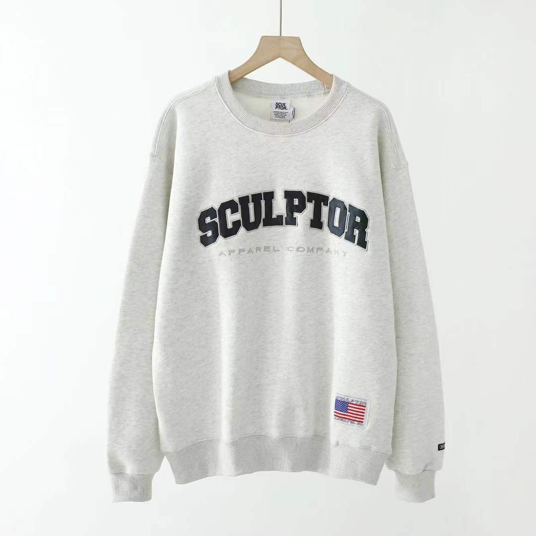 ヨーロッパとアメリカの大学スタイルの文字刺繡とベルベットのカジュアルセーター