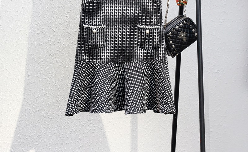 Vネックフリルツイードジレ ベスト ペプラム Vネック ミディアム丈 ビジュー 韓国 ワンピース トップス レイヤード レディース 春 秋 冬 オフィスコーデ ママコーデ 体型カバー a4757